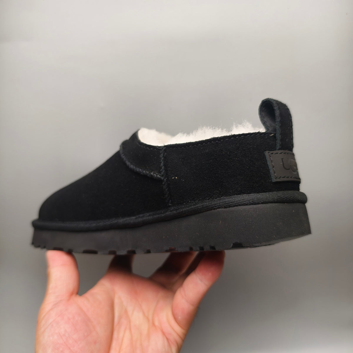 3891 Slip-On Classic Women’s Shoes – Black (In Stock)