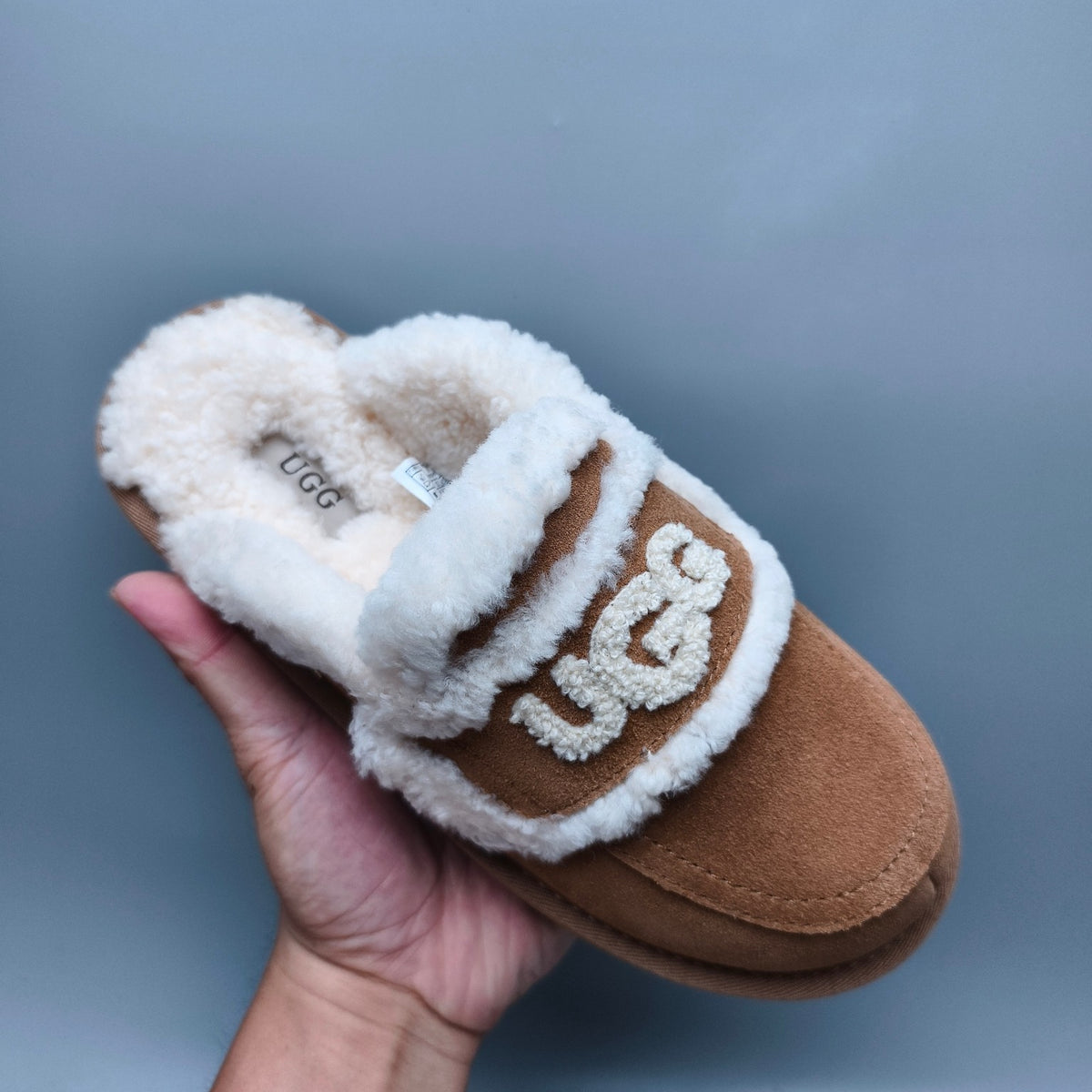1206 Fluffy Big Logo Casual Slippers – Chestnut (In Stock)