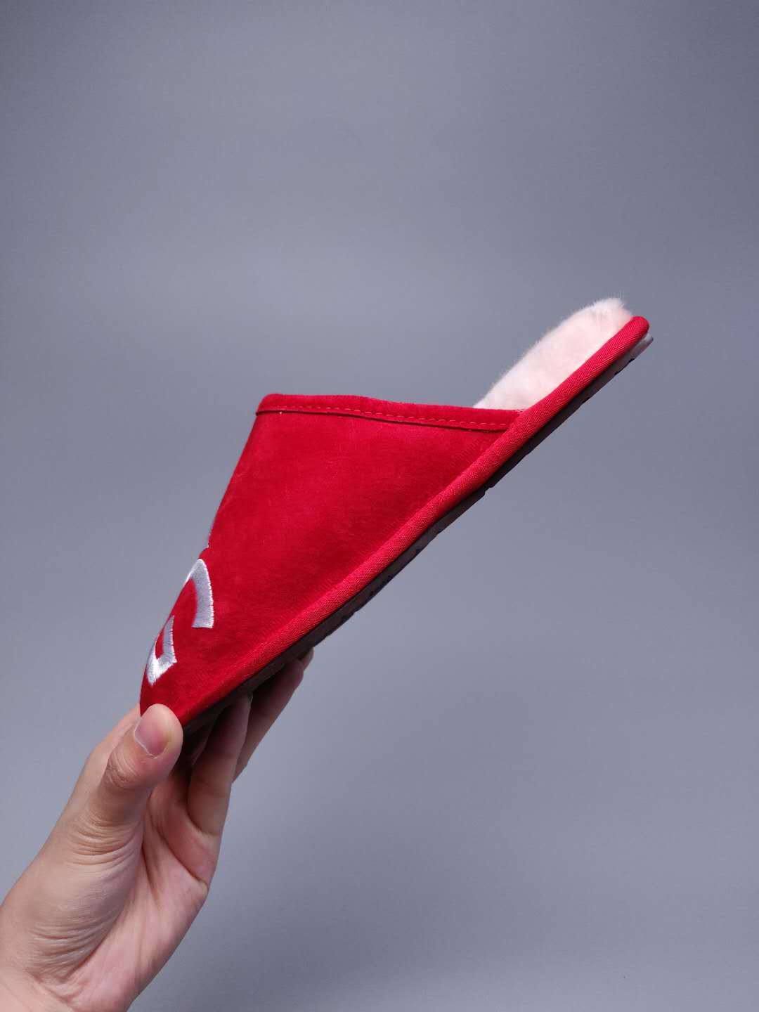 2593 G-Style Indoor Slippers – Red (In Stock)