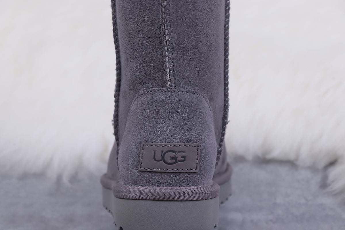 6223 Classic Short II Boots – Gray (In Stock)