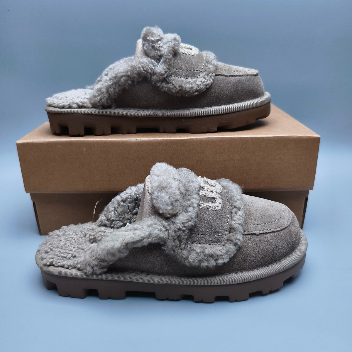 1206 Fluffy Big Logo Casual Slippers – Antelope Brown