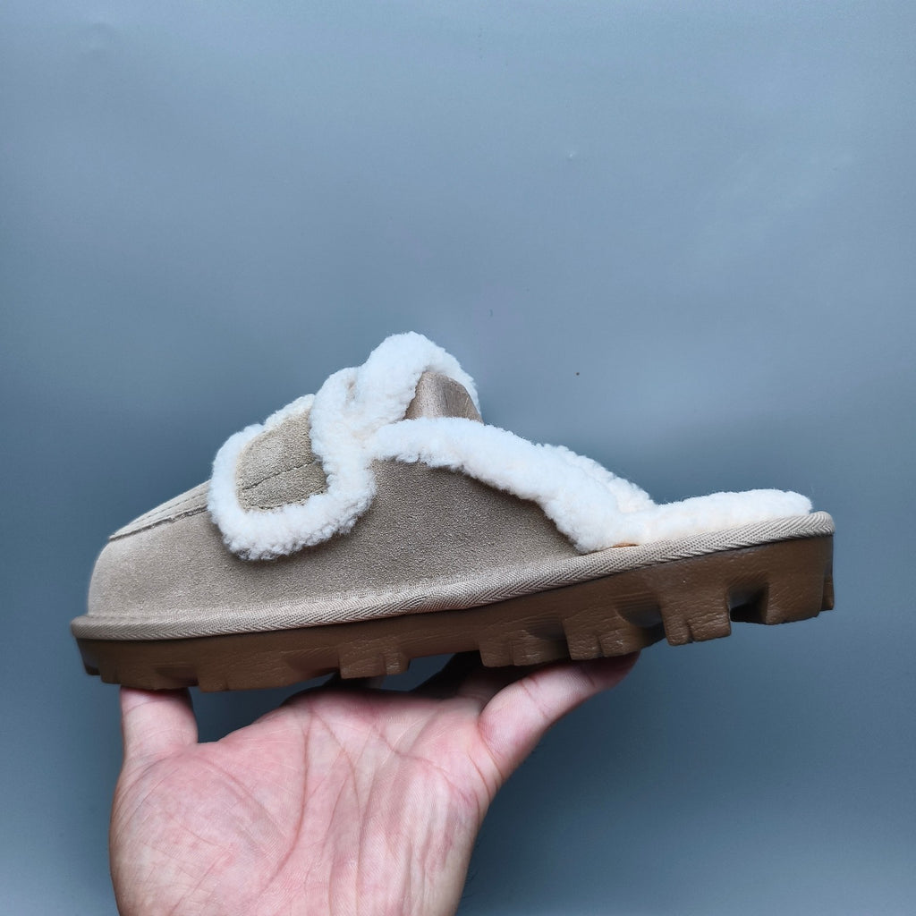 1206 Fluffy Big Logo Casual Slippers – Sand