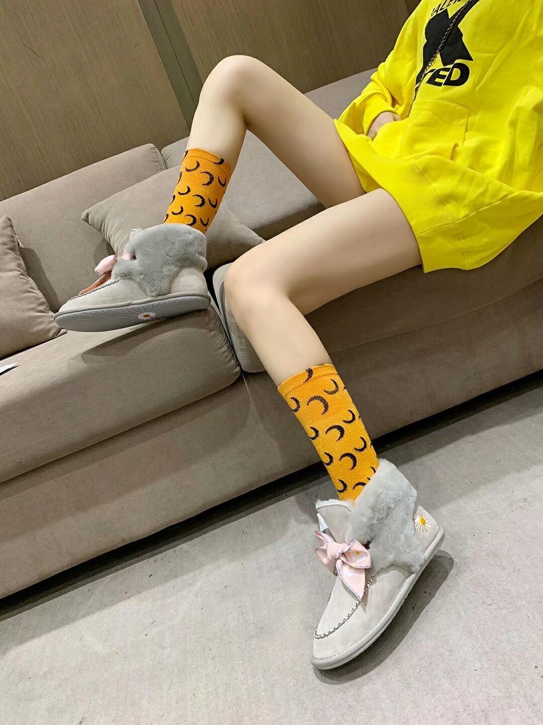 7888 Daisy Chain Ribbon Boots – Gray (In Stock)