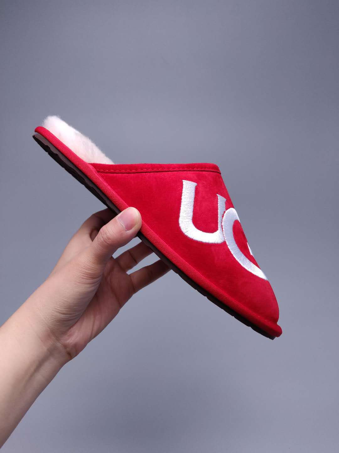 2593 G-Style Indoor Slippers – Red (In Stock)