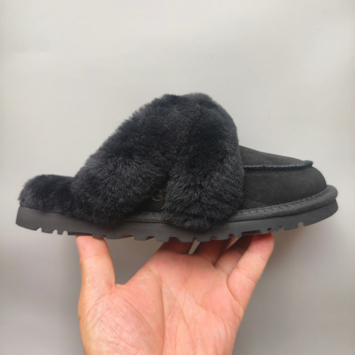 4571 Casual Home Slippers – Black (In Stock)
