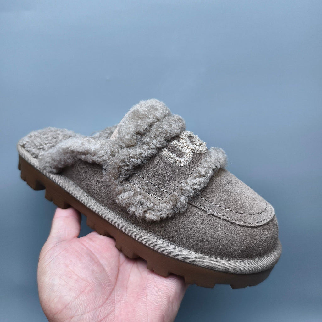 1206 Fluffy Big Logo Casual Slippers – Antelope Brown