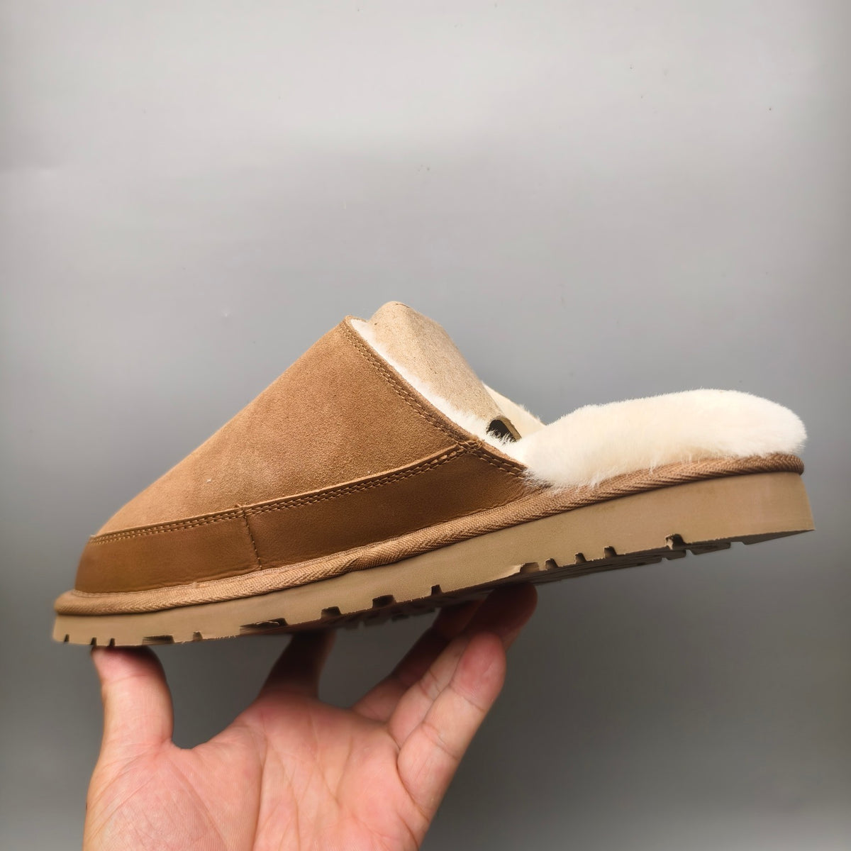 4585 Ultra-Light Casual Fuzz Men’s Slippers – Chestnut (In Stock)