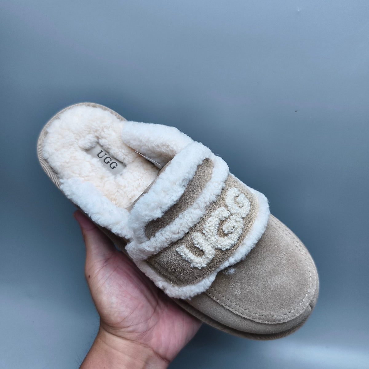 1206 Fluffy Big Logo Casual Slippers – Sand