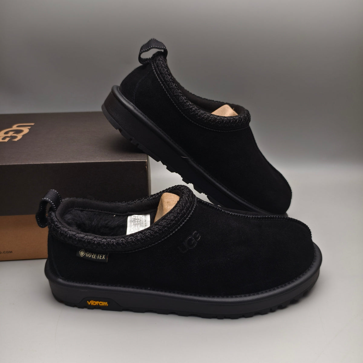 1304 Ethnic-Inspired Casual Sneakers – Black (Unisex)