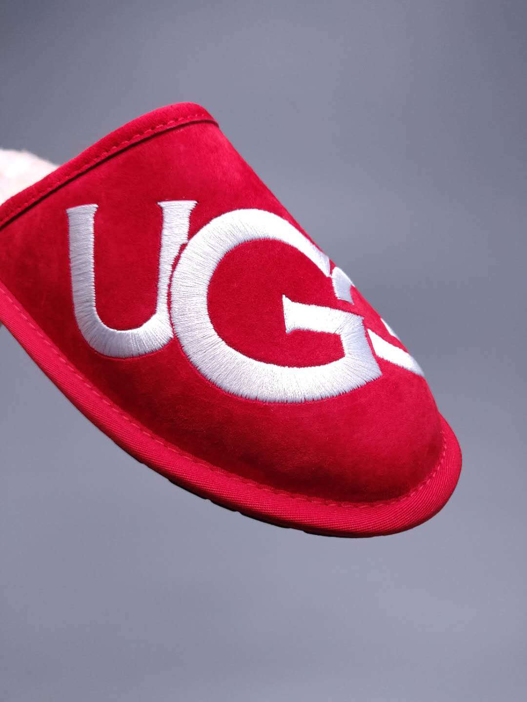 2593 G-Style Indoor Slippers – Red (In Stock)