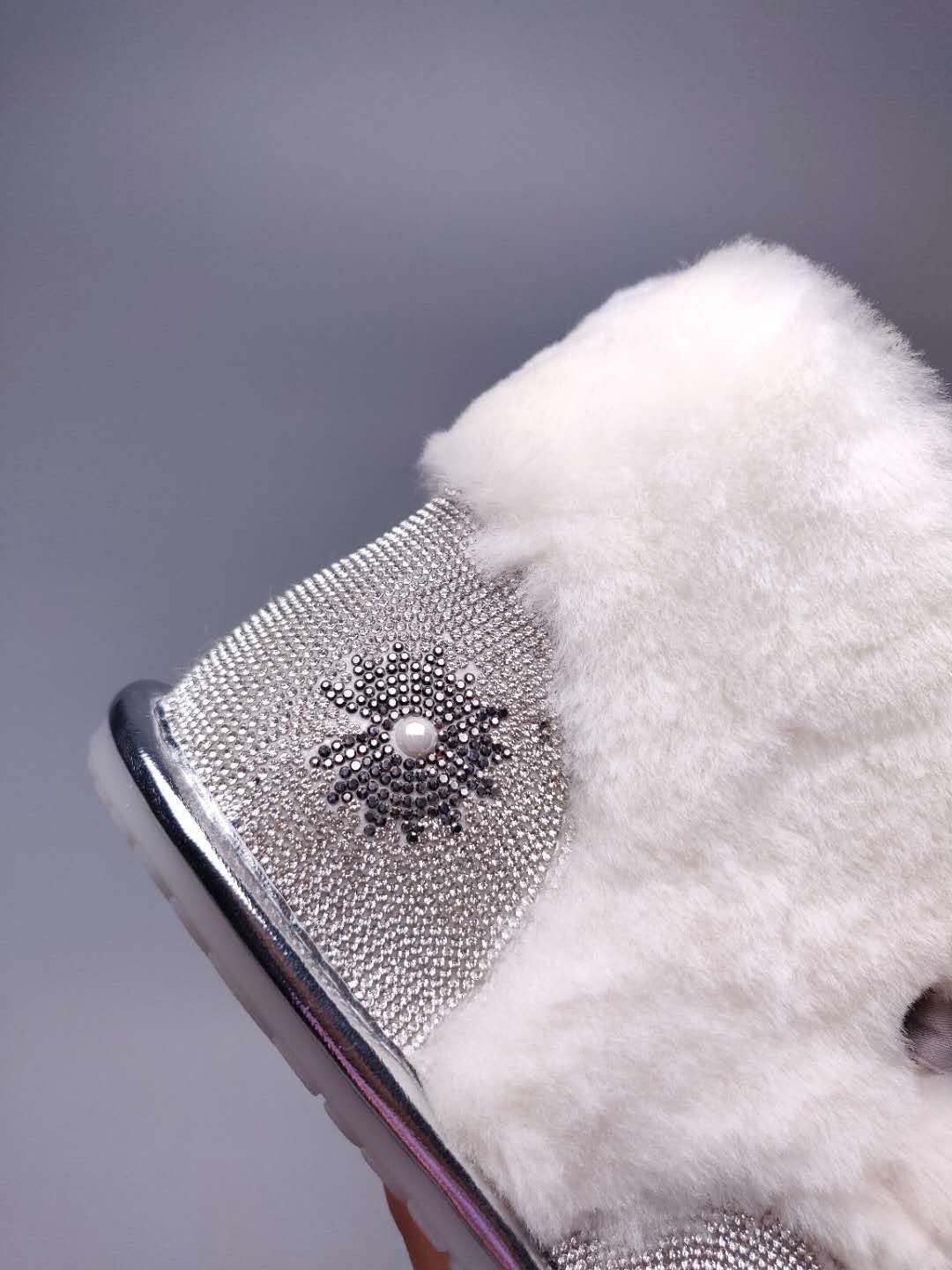 7888 Daisy Crystal Ribbon Boots – Silver White (In Stock)