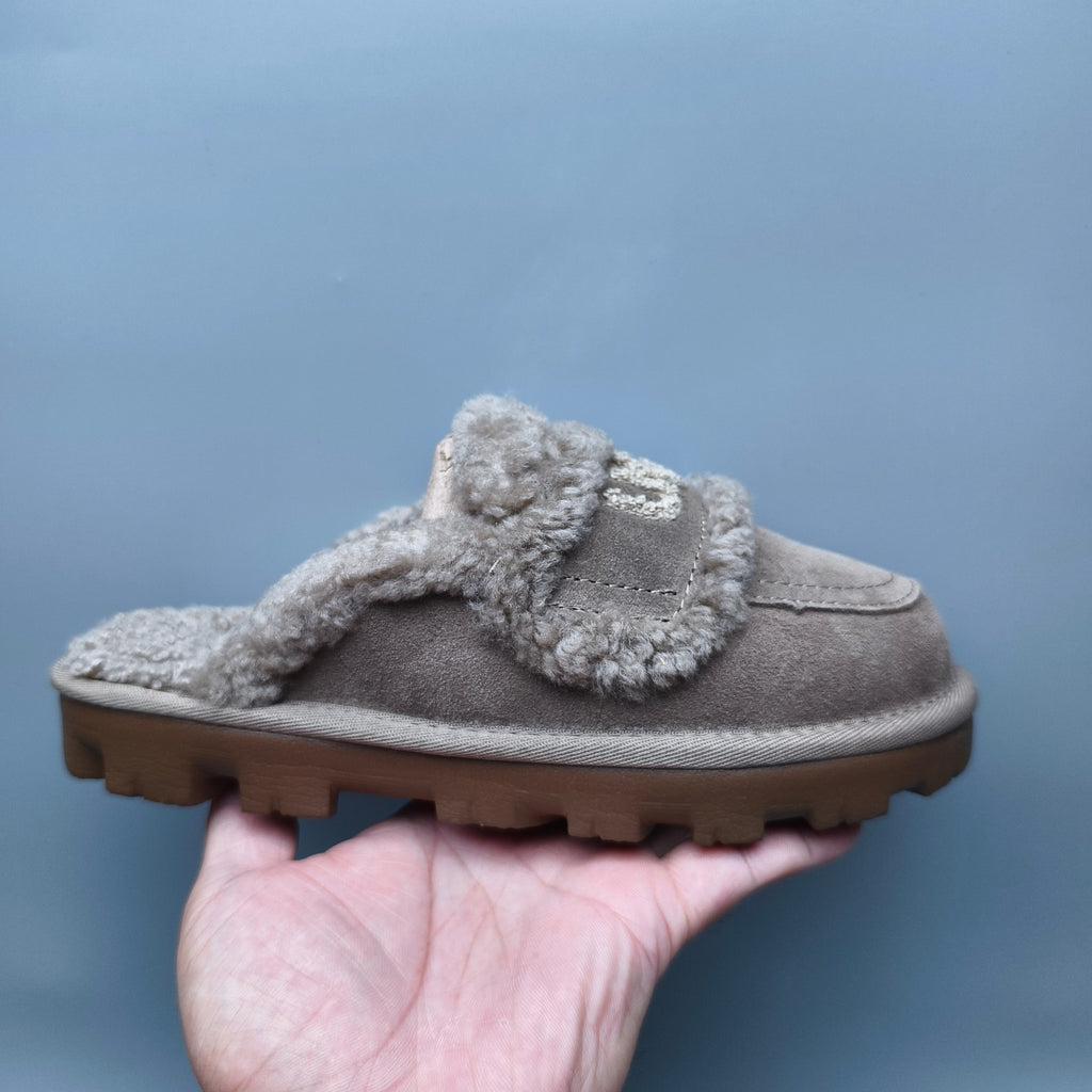 1206 Fluffy Big Logo Casual Slippers – Antelope Brown