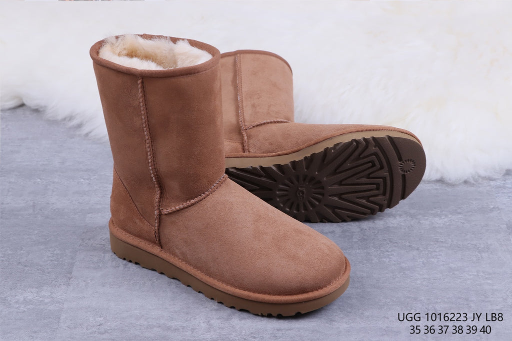 6223 Classic Short II Boots – Chestnut (In Stock)