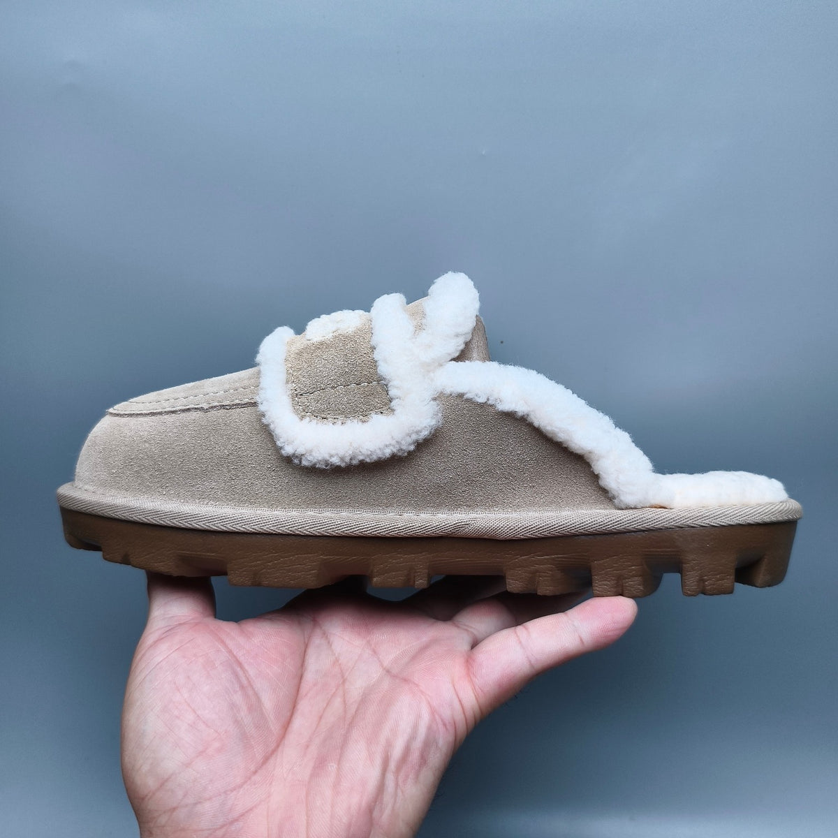 1206 Fluffy Big Logo Casual Slippers – Sand