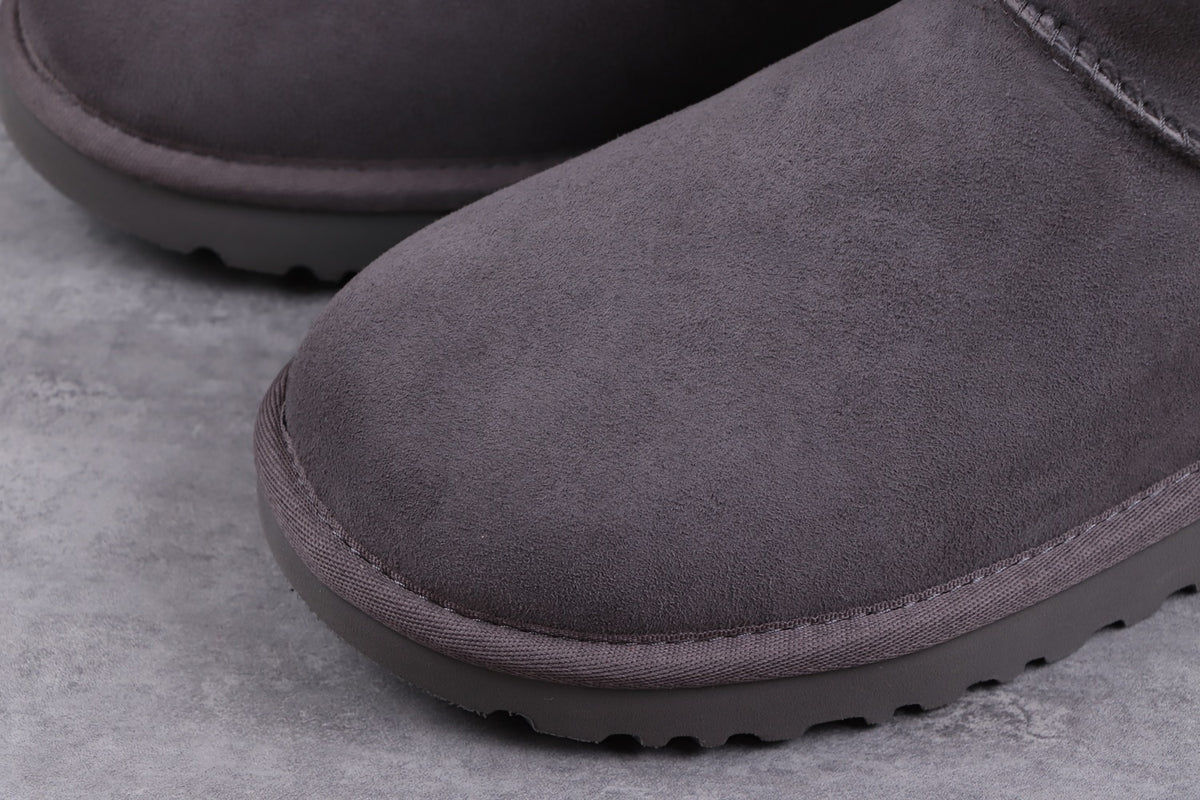 6223 Classic Short II Boots – Gray (In Stock)