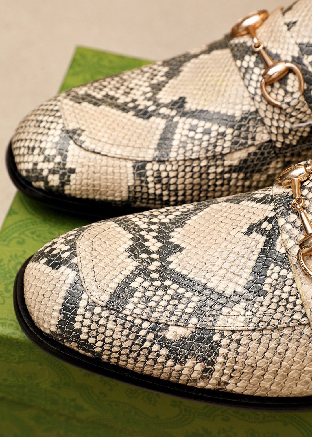 Gucci Snakeskin-Pattern Loafers - Beige and Gray Snakeskin